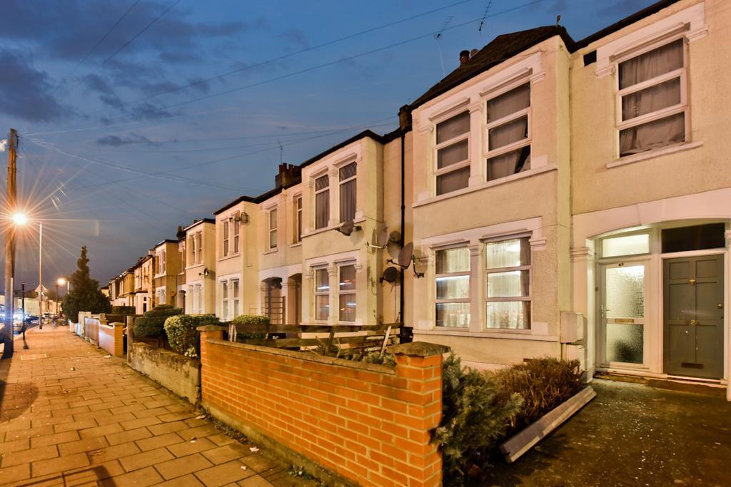 Fountain Road, Tooting Broadway, SW17 0HN