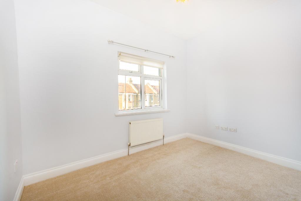 1 Bedroom Self Contained Flat For Sale in Babington Road, Streatham
