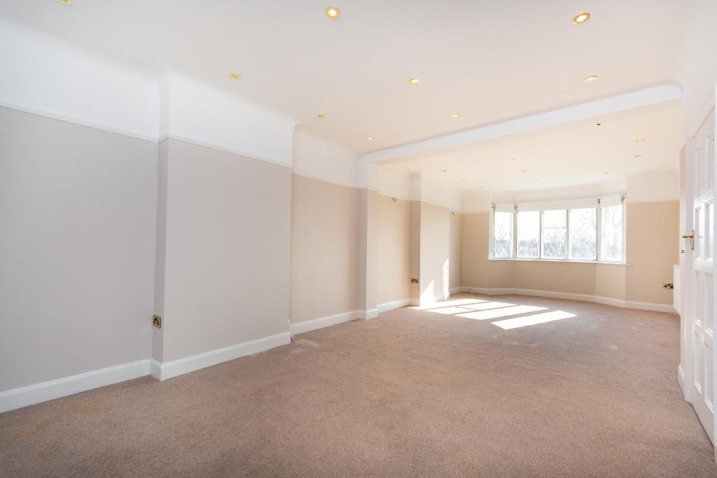 3 Bedroom SemiDetached House For Sale in Glenhurst Rise, London, SE19