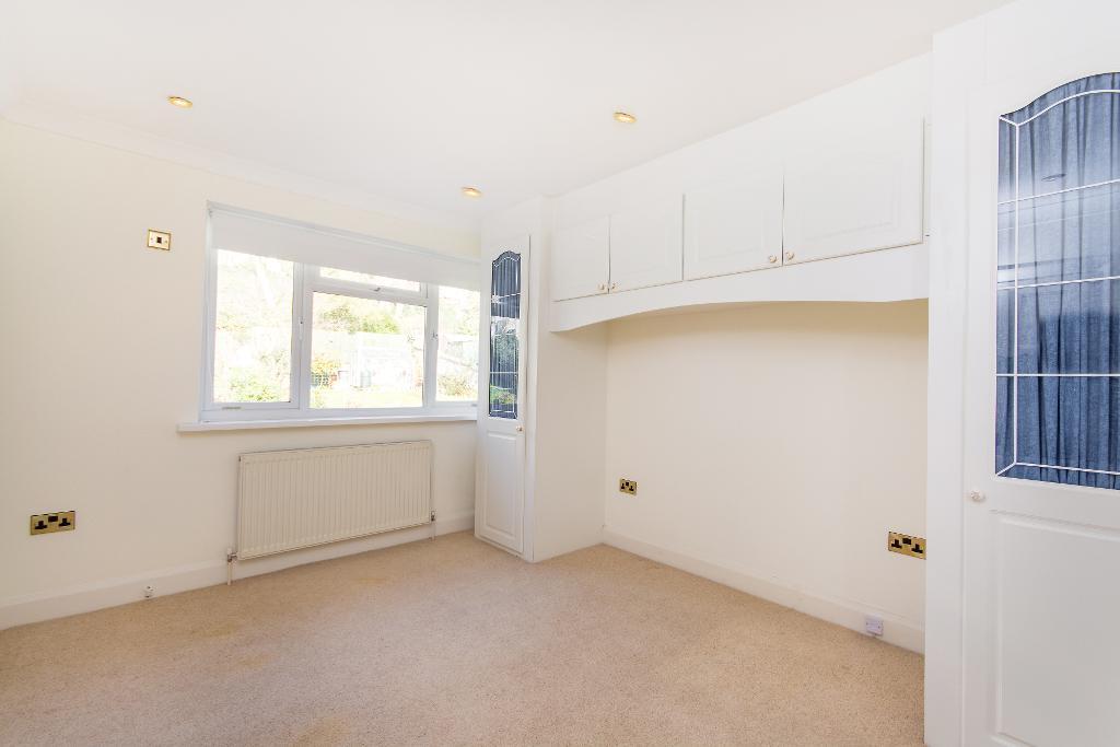 3 Bedroom SemiDetached House For Sale in Glenhurst Rise, London, SE19