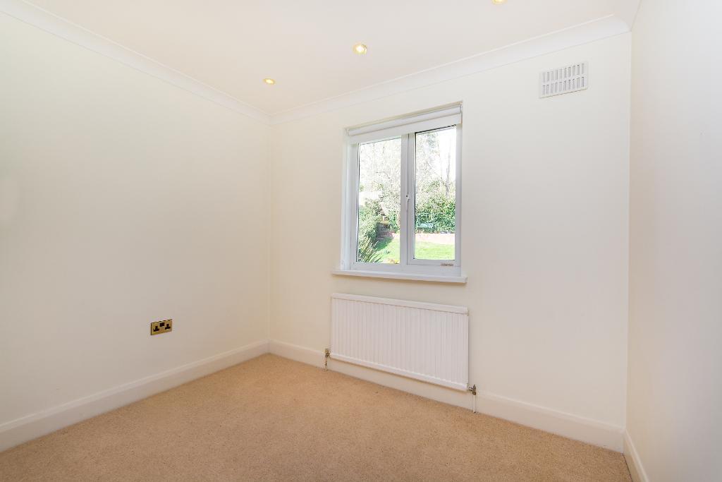 3 Bedroom SemiDetached House For Sale in Glenhurst Rise, London, SE19