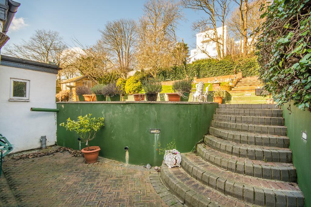 3 Bedroom SemiDetached House For Sale in Glenhurst Rise, London, SE19