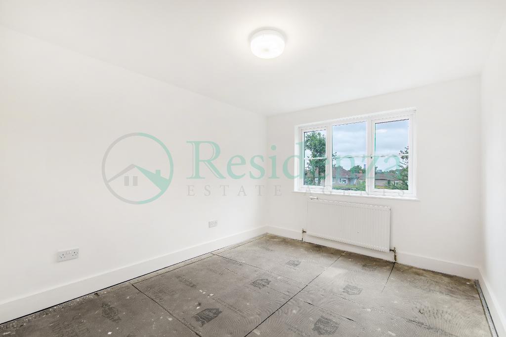 1 Bedroom Self Contained Flat To Let in South Norwood Hill, South