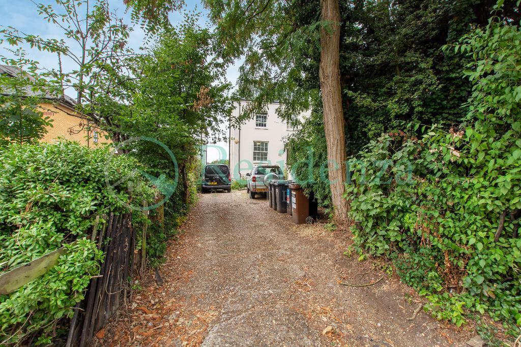 1 Bedroom Self Contained Flat To Let in South Norwood Hill, South