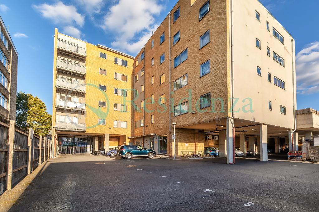 1 Bedroom Self Contained Flat For Sale in London Road, Thornton Heath