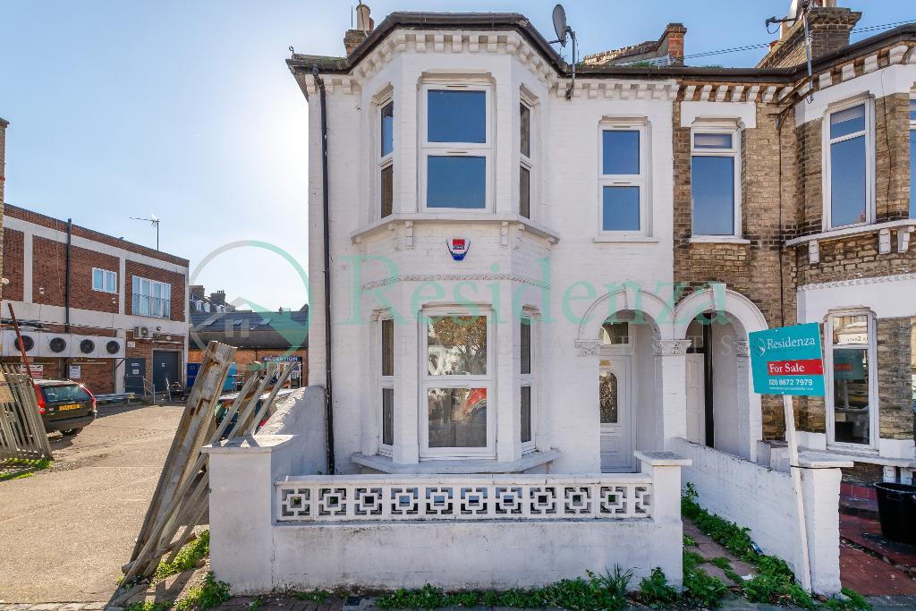 3 Bedroom End Terraced House For Sale in Selkirk Road, Tooting Broadway
