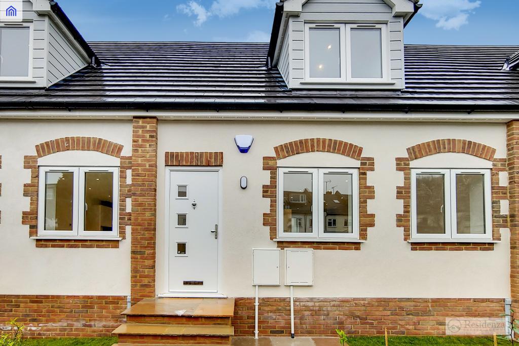 2 Bedroom Terraced House For Sale in Little Roke Avenue, Kenley, CR8