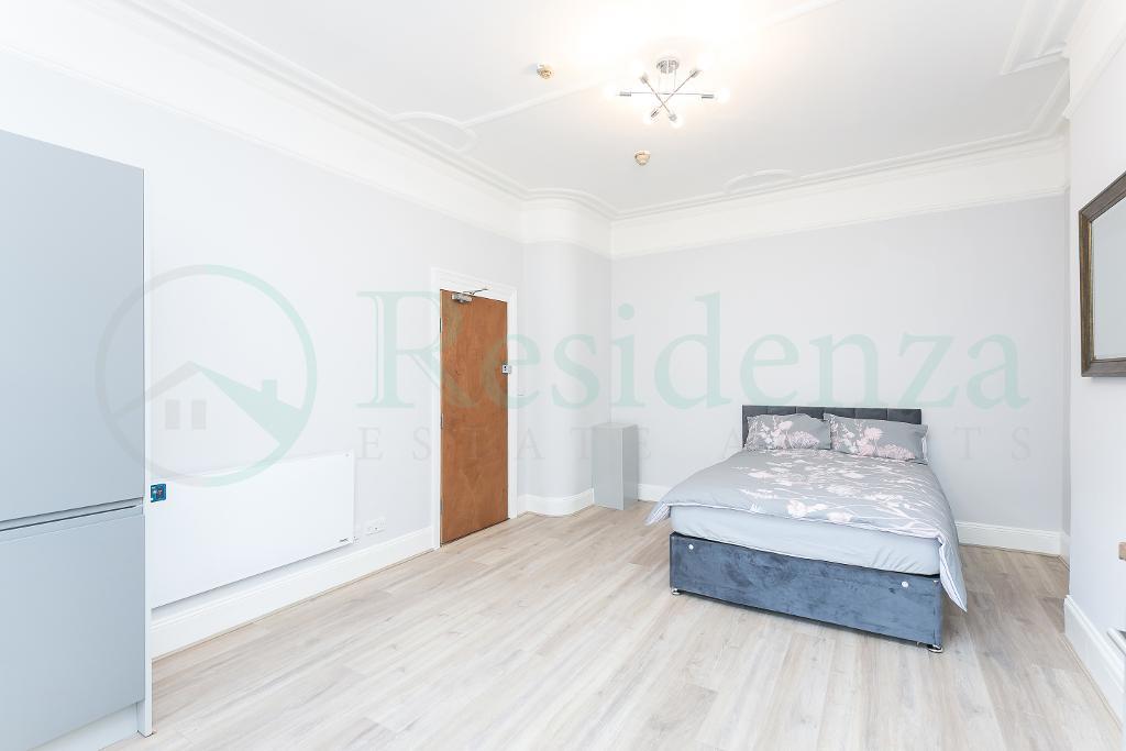Louisville Road, London, SW17 8RU